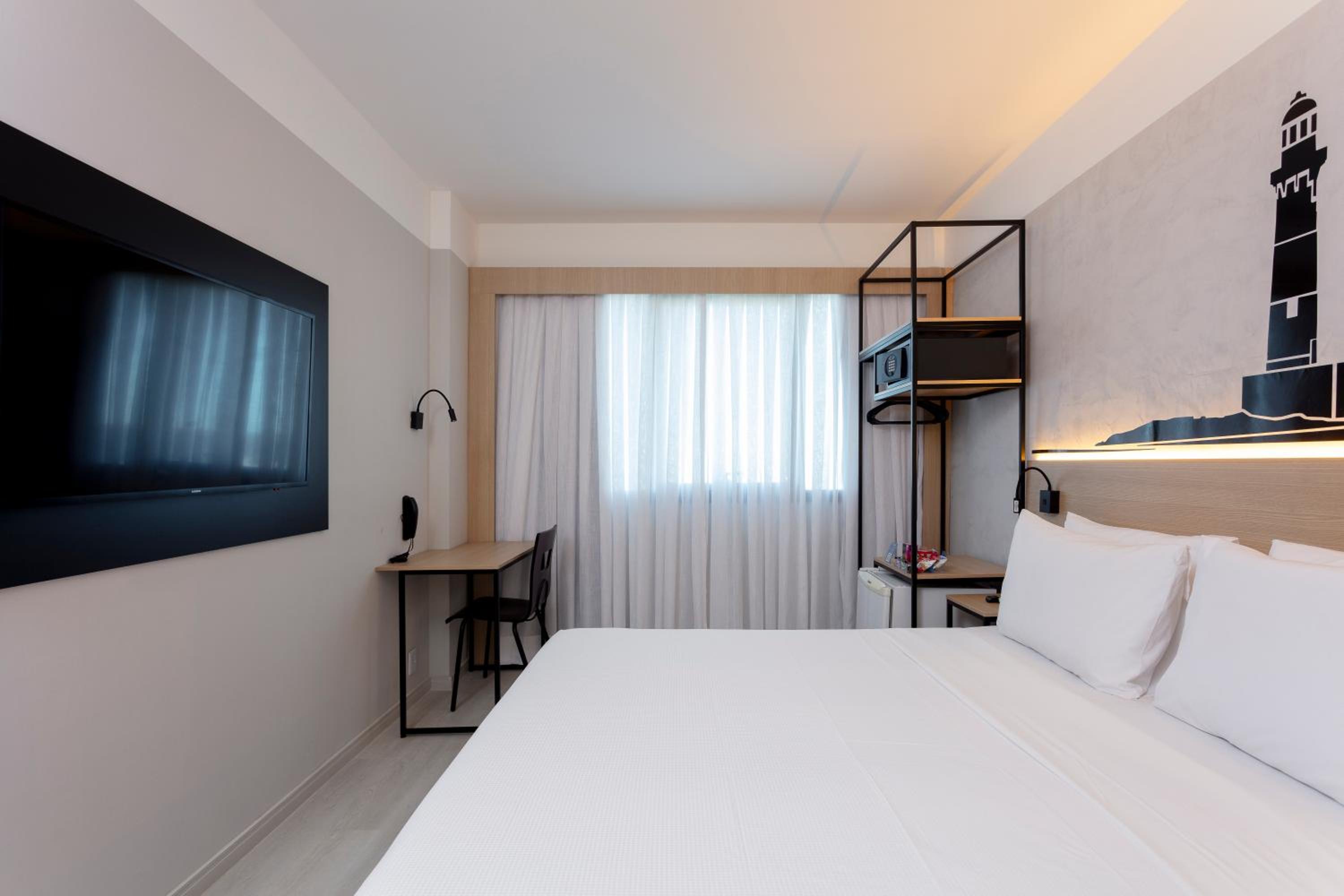Superior, Queen Bed