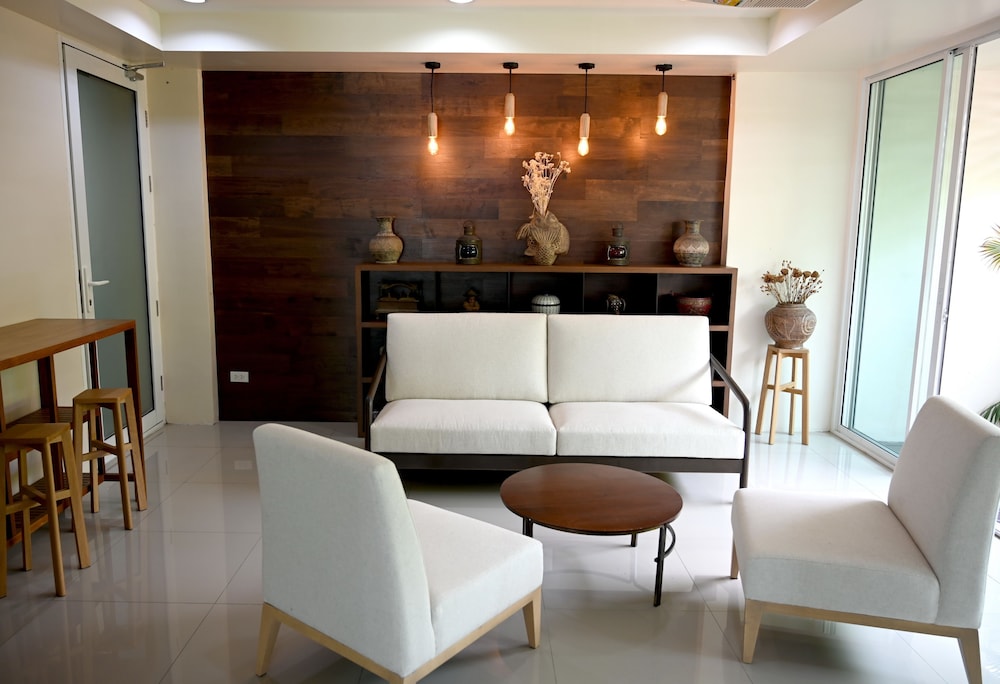 Sasi Place 9/65