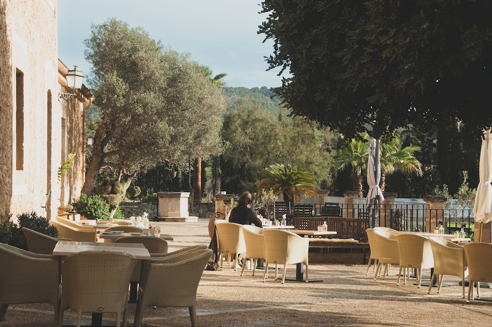 Finca Hotel Can Estades 49/63