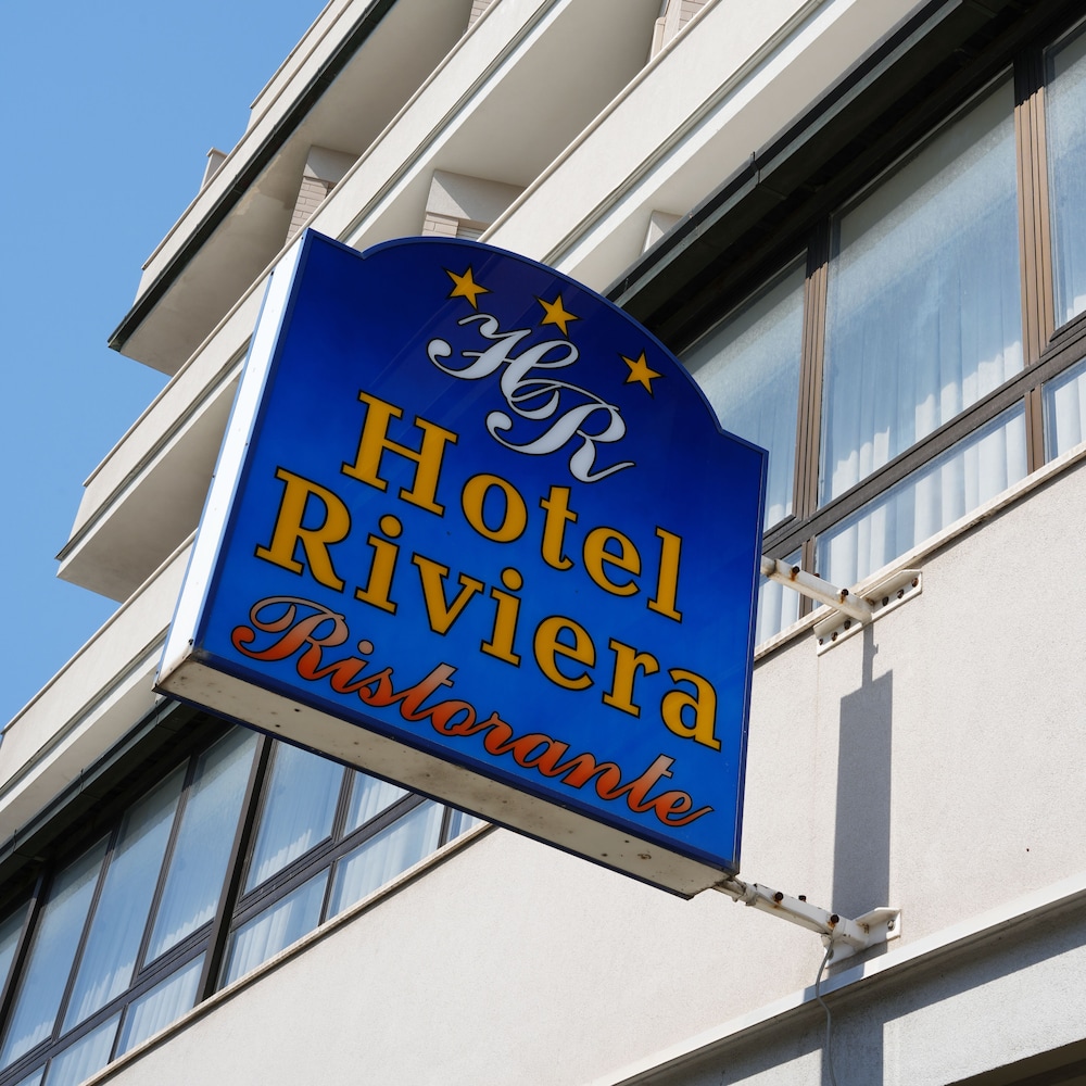 Hotel Riviera 3/46
