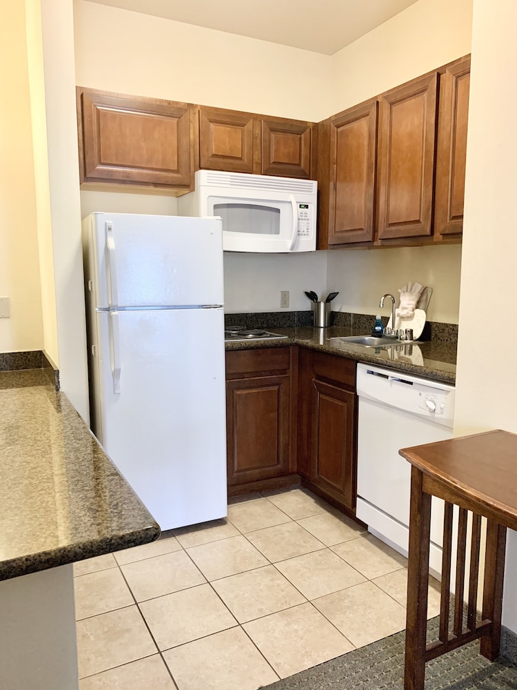 Staybridge Suites Albuquerque Airport 42/59