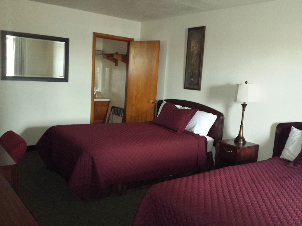 West Plains Motel 24/56