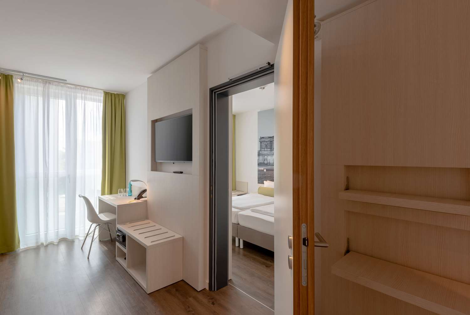 Super 8 By Wyndham Dresden 36/36
