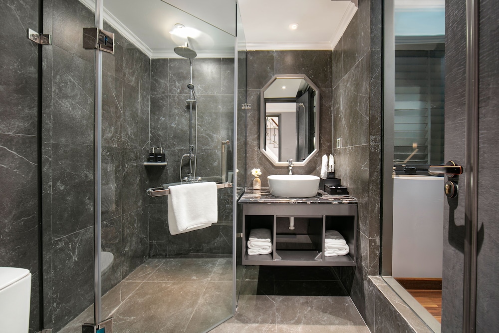L Heritage Hanoi Hotel 50/50