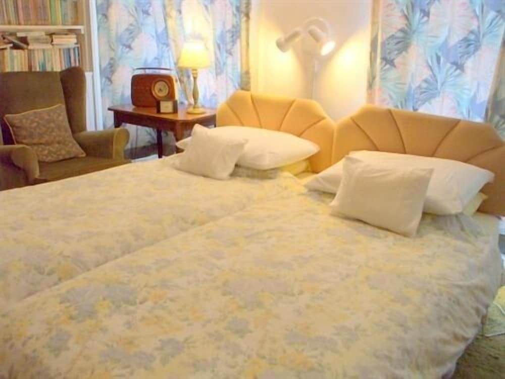 Carlton Seamill B&amp;B 32/50