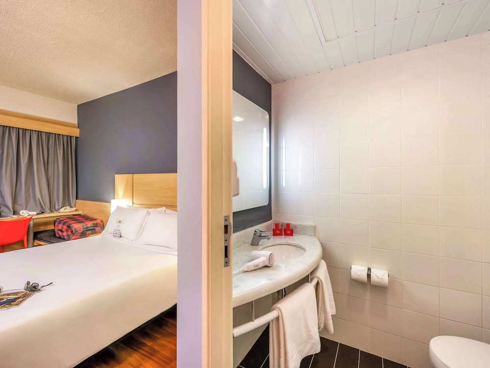Ibis Paulinia 49/49