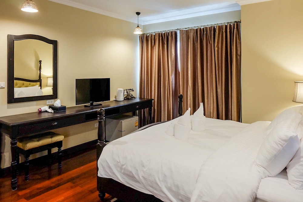 Siri Heritage Bangkok Hotel 13/71