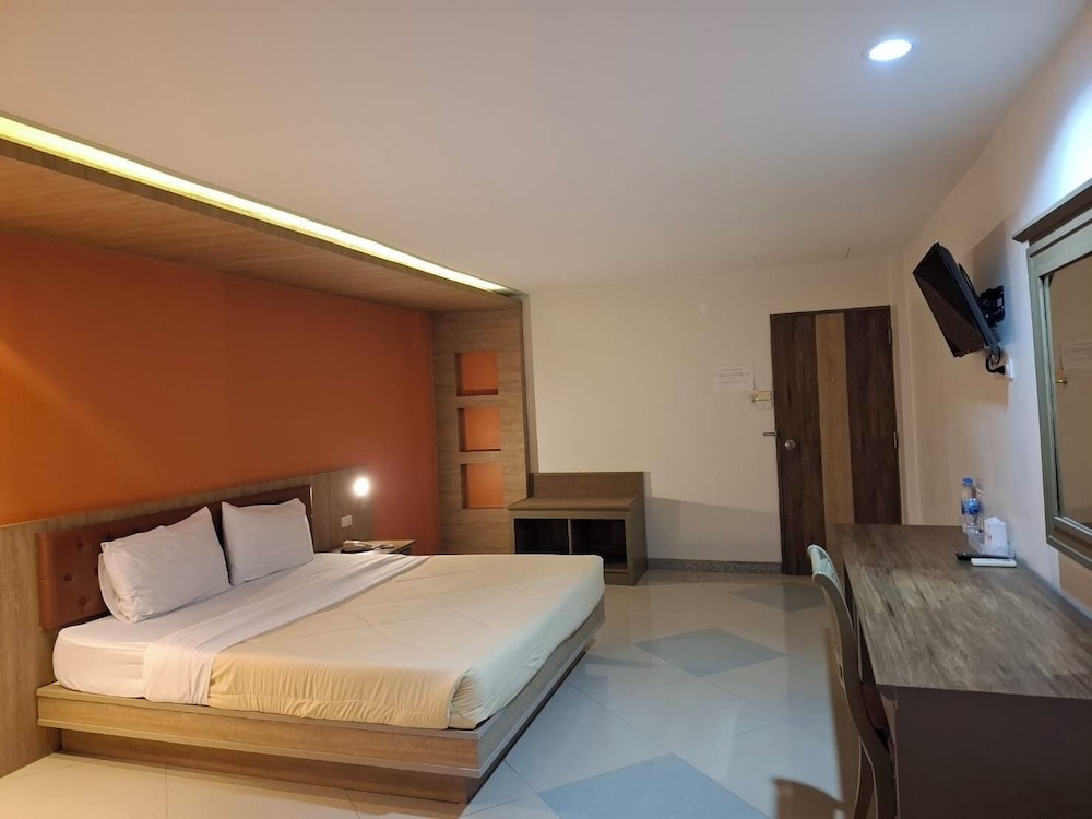 Lopburi Residence Hotel 11/46