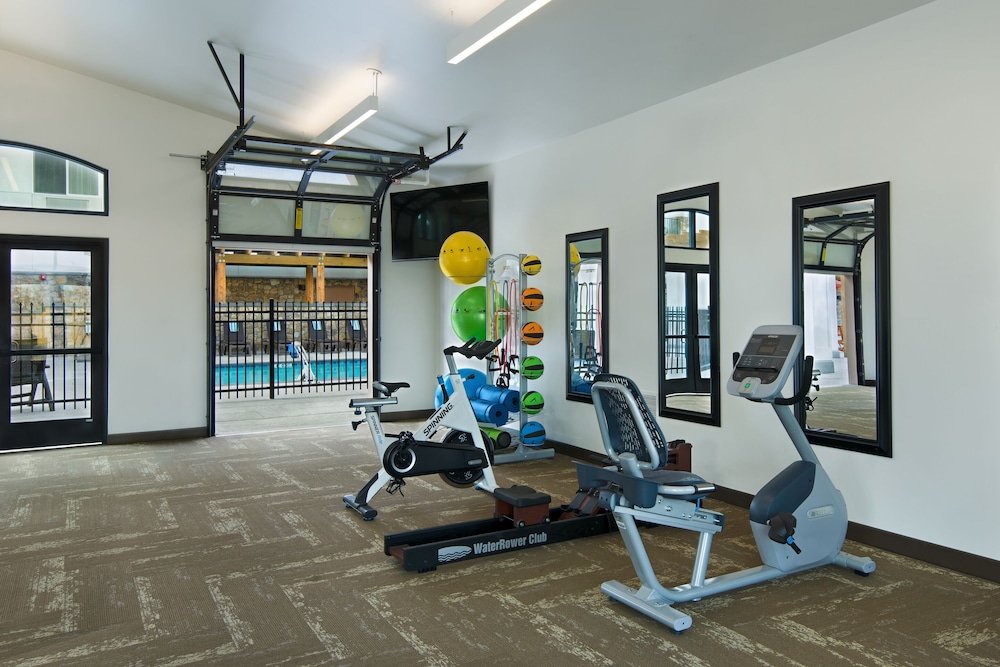 Oxford Suites Sonoma County - Rohnert Park 26/44