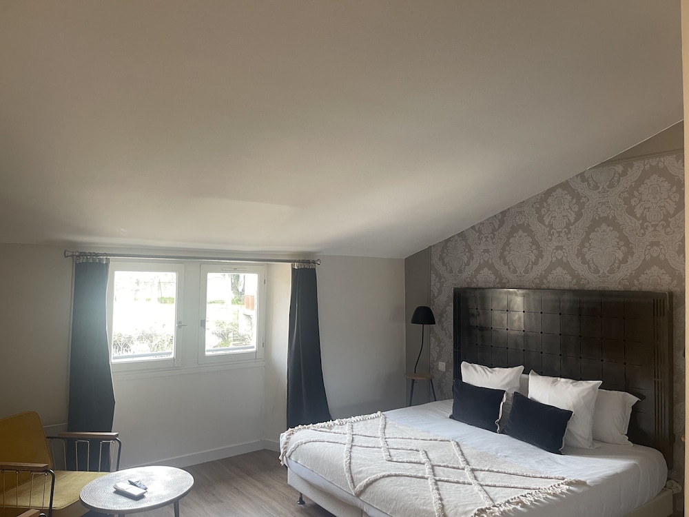 Hotel L Esplan 11/53