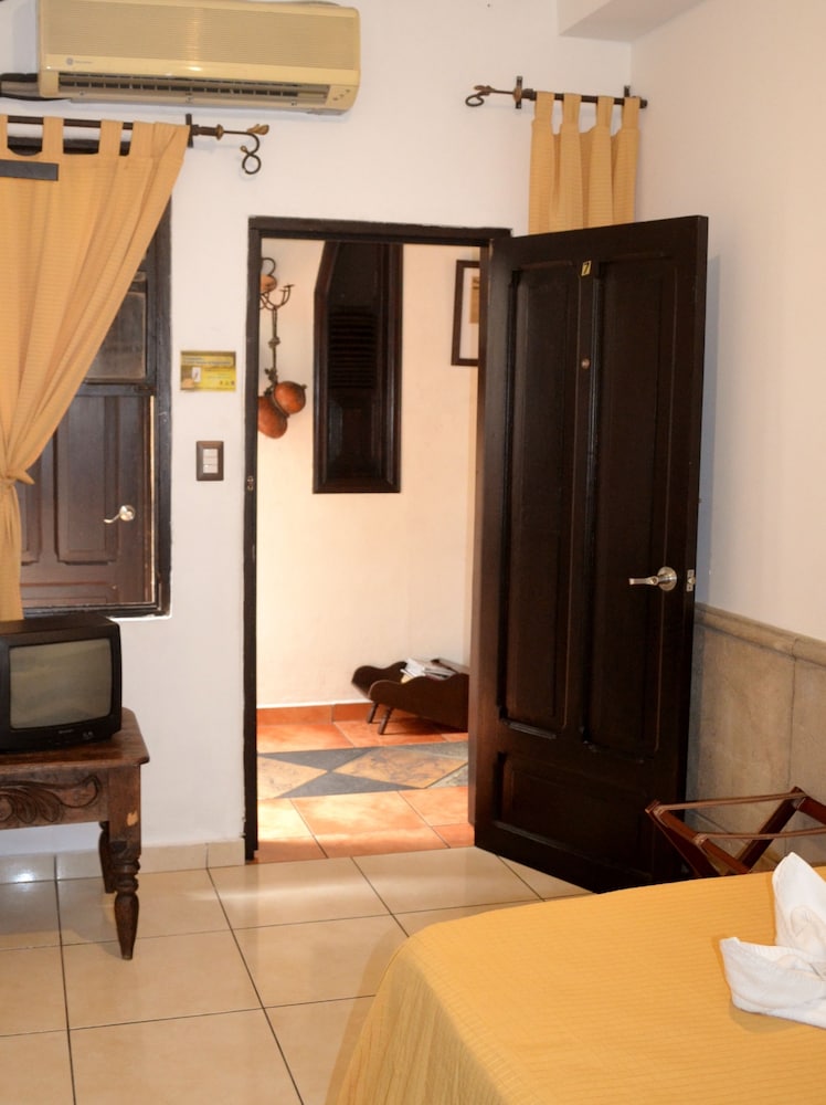 Villa Florencia Centro Hotel 10/58