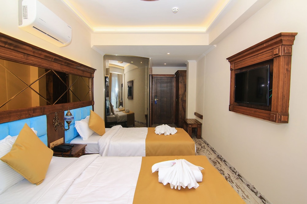 Reis Royal Hotel 42/80