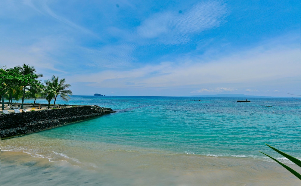 Candi Beach Resort And Spa 50/52
