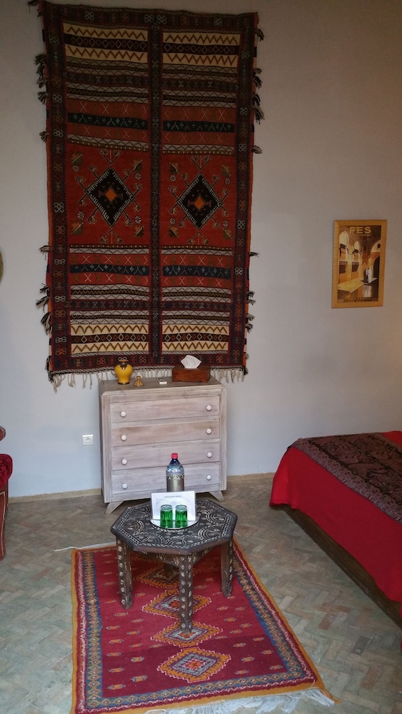 RIAD TARA 28/77