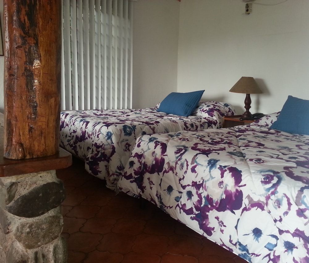 Karahe Beach Hotel 25/70