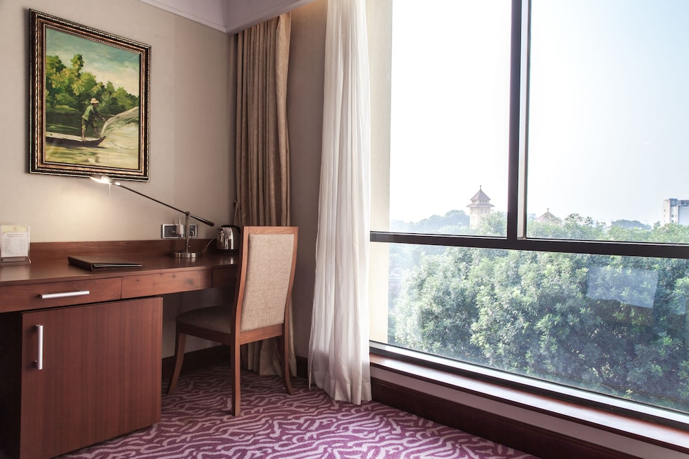 Army Hotel 27/67