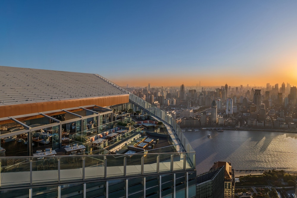 The Ritz Carlton Shanghai Pudong 64/68
