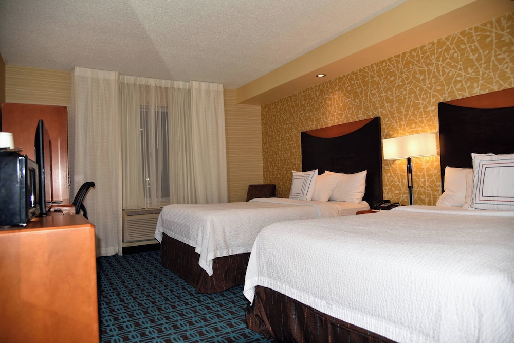 Fairfield Inn & Suites Hartford Airport 9/34