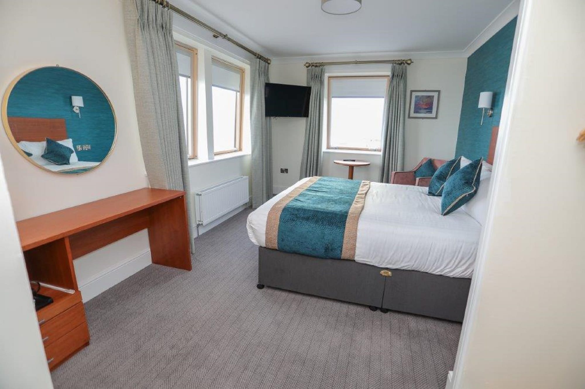 Superior, King Bed, Coast View