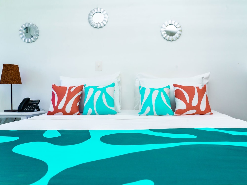 Caribbean Corals By Portofino 12/50