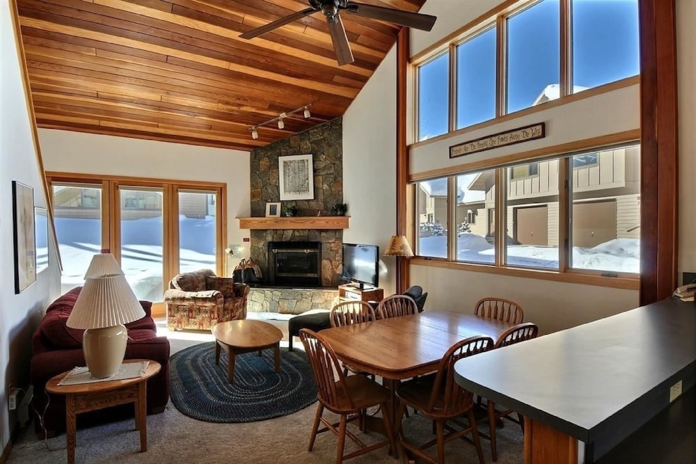 VACATION RENTALS BY BIG SKY RESORT 22/34