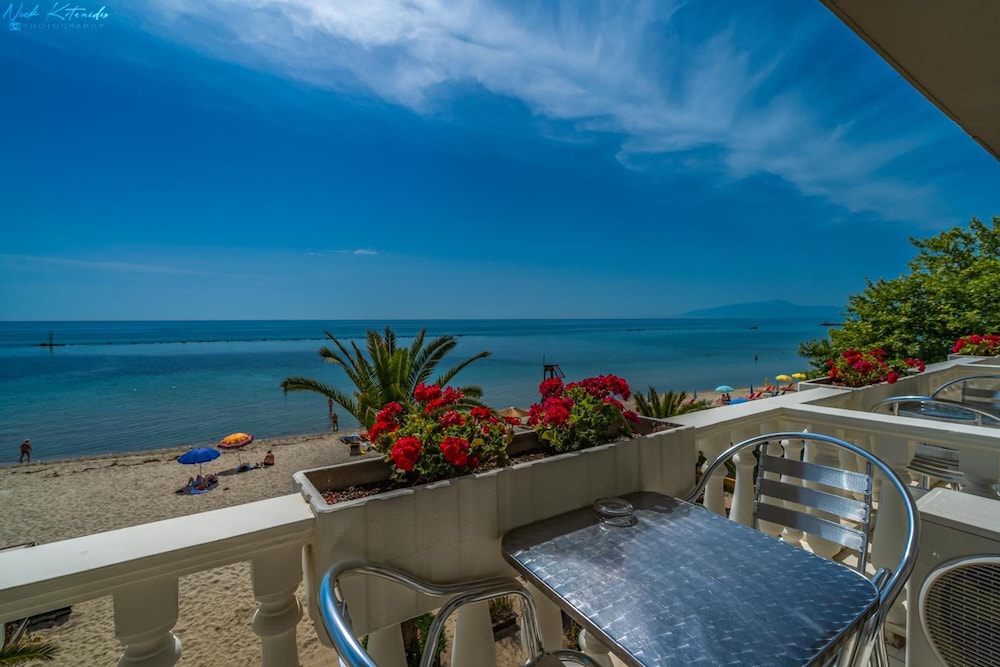 Avra Hotel 38/47