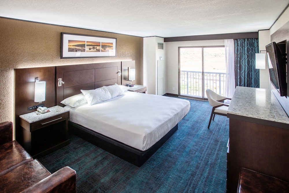 Mini, Executive, King Bed