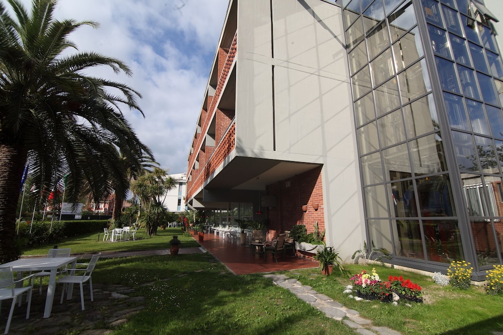 Hotel Marina 44/51