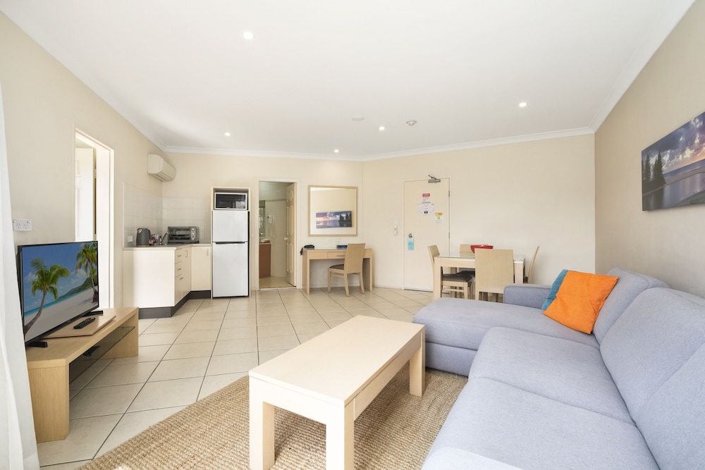 Terrigal Sails Serviced Apartments 32/63