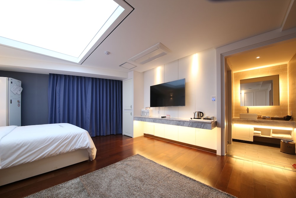 Bentley Hotel Chungjang 5/38