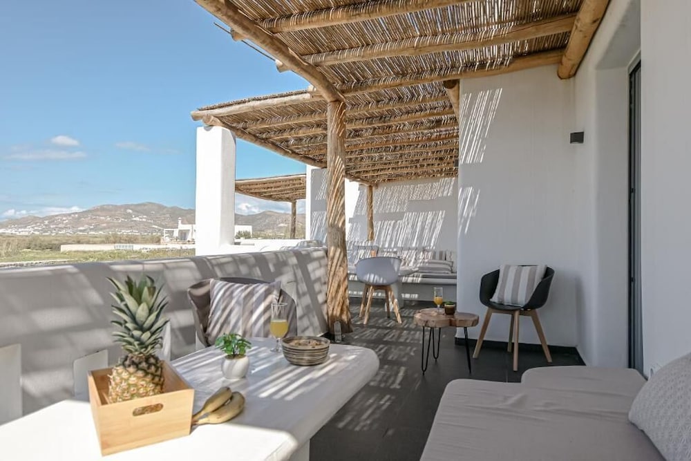 White Cocoon Exclusive villas 56/68