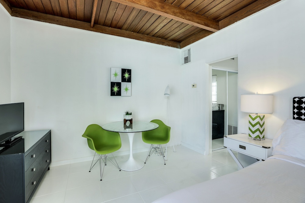 The Three Fifty Hotel - Adults Only 41/63