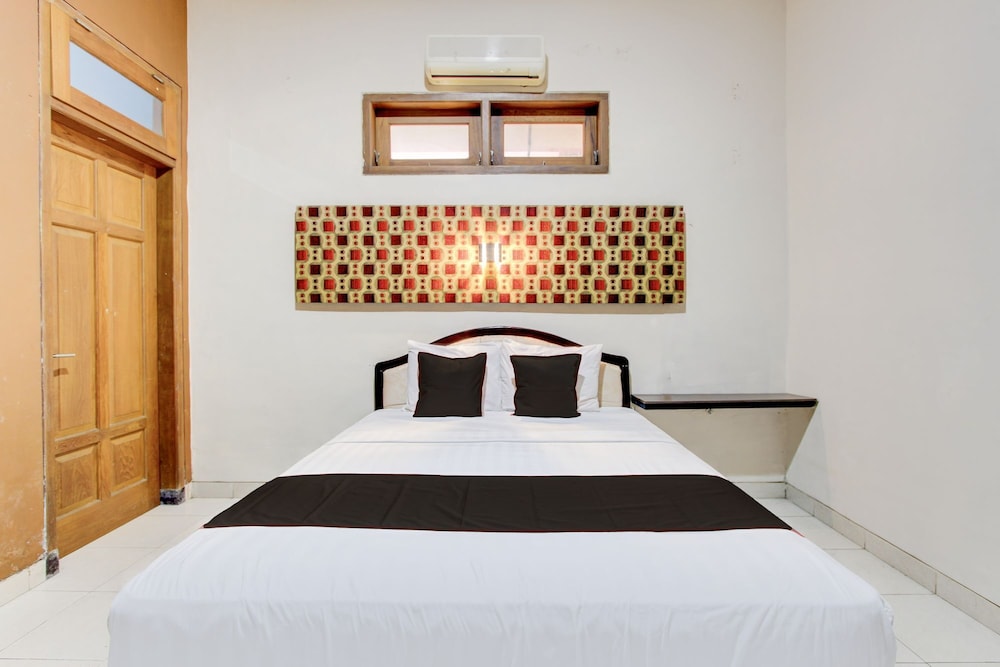 Hotel O Solo near RS JIH Solo formerly Azifa Inn 16/27