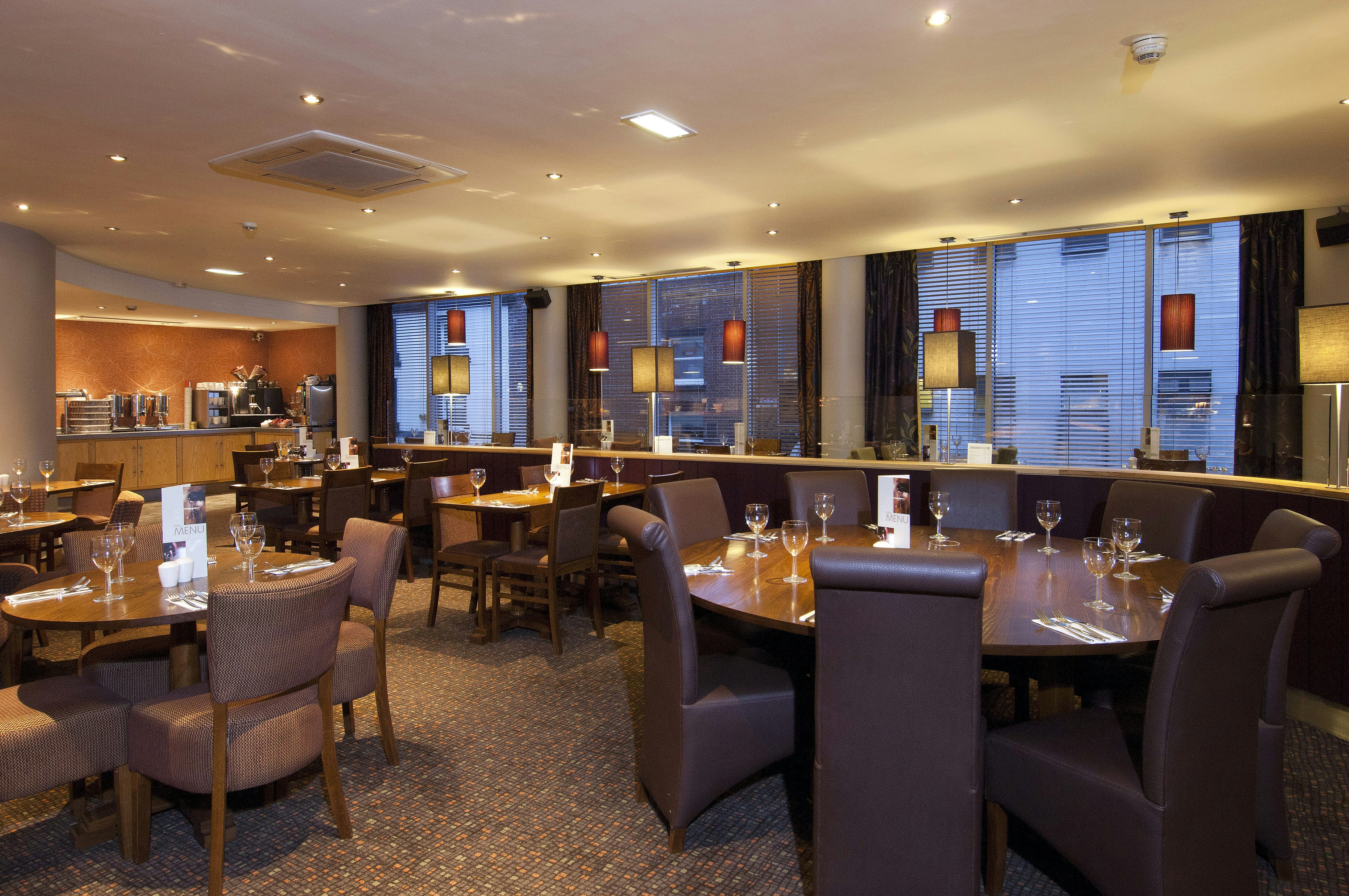 Premier Inn Sheffield City Centre (Angel Street) 32/49