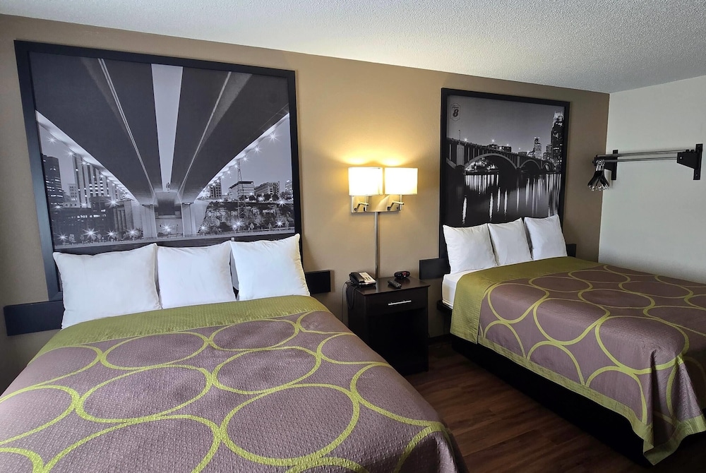 Super 8 By Wyndham Rogers Minnesota 3/42