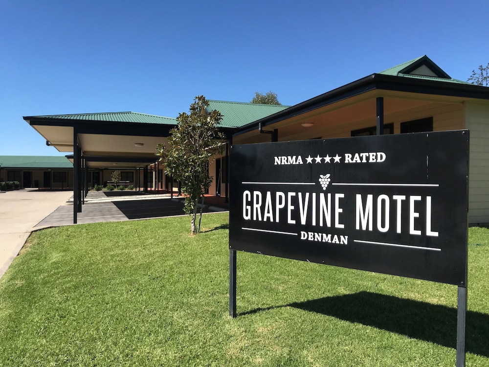 GRAPEVINE MOTEL 25/28