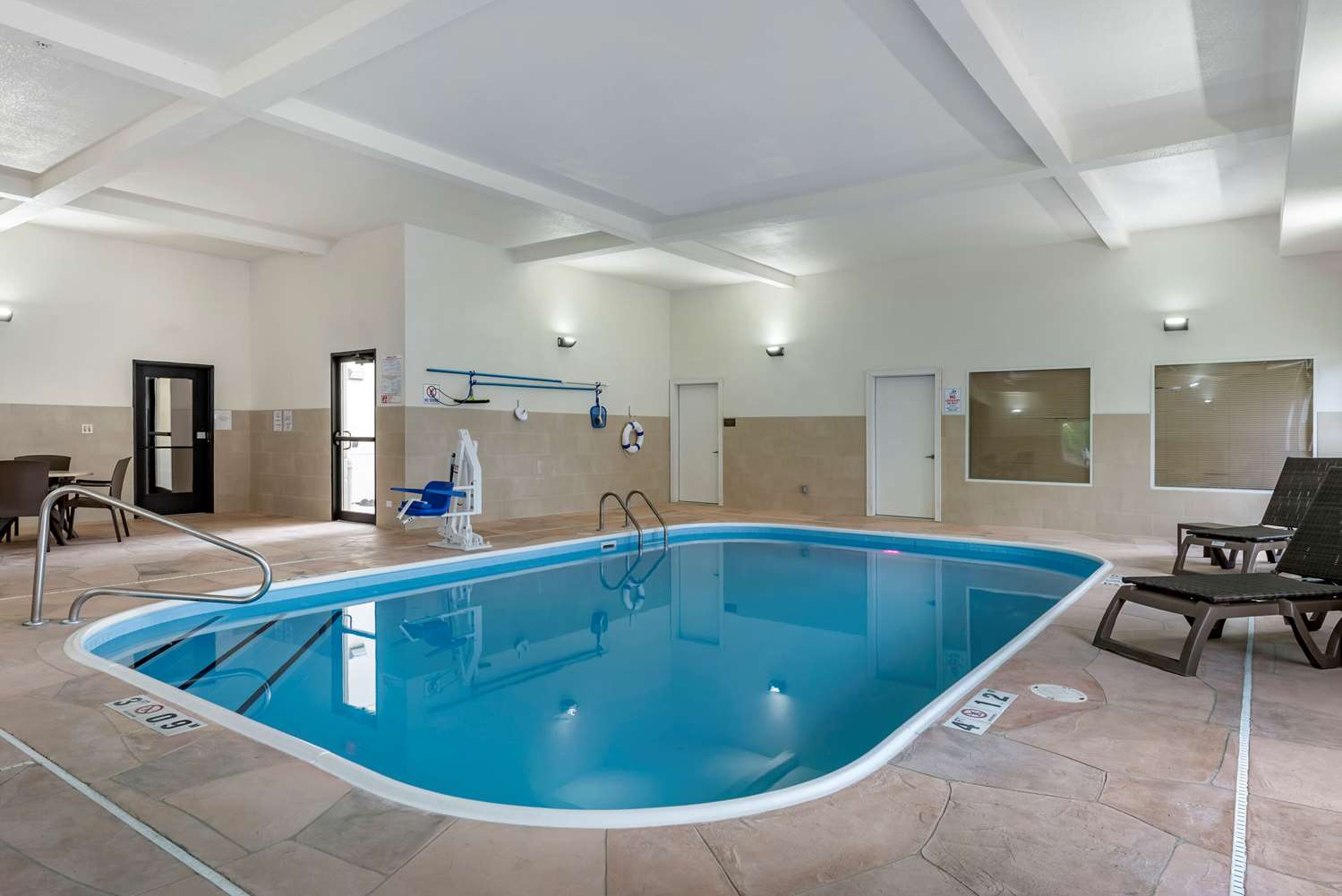 Comfort Suites Auburn Near I-69 3/15