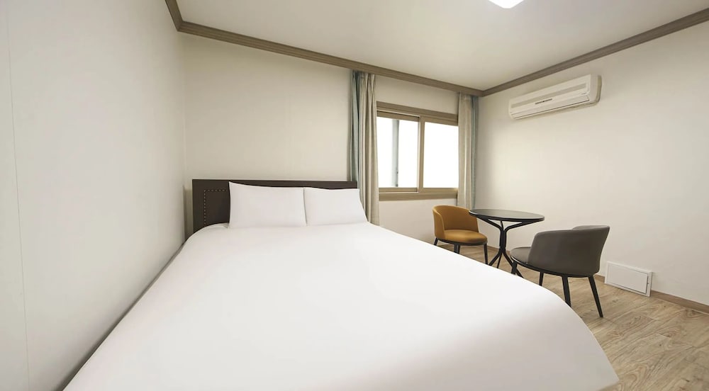 Jeju Top Island Pension 8/31