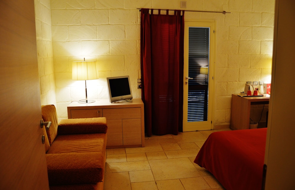 Tenuta Monacelle 8/43