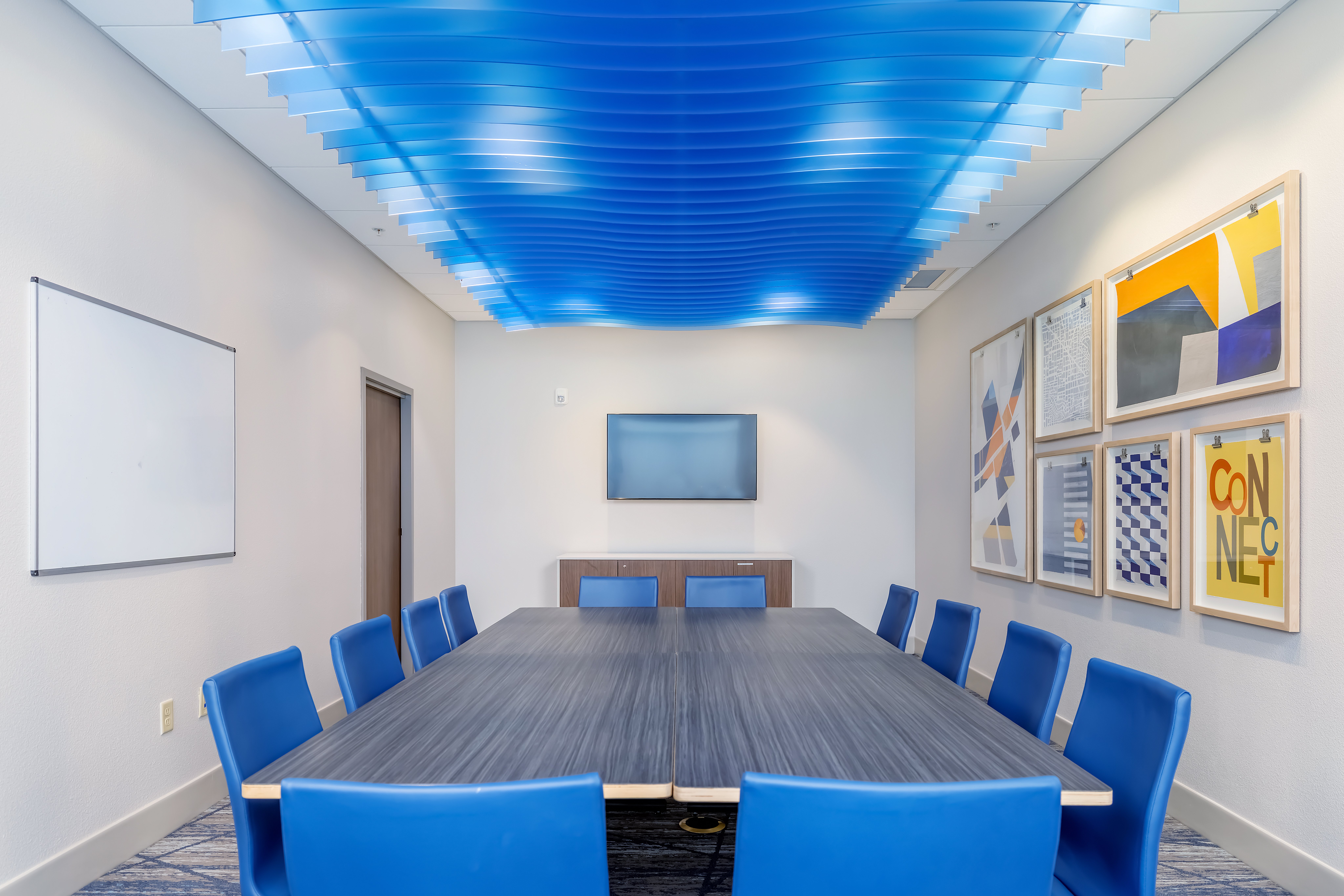 Holiday Inn Express and Suites Medford 34/38