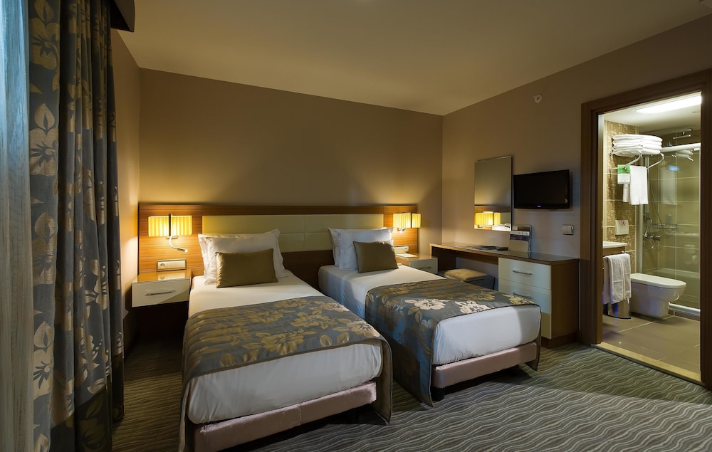 Olimpiyat Hotel 11/45
