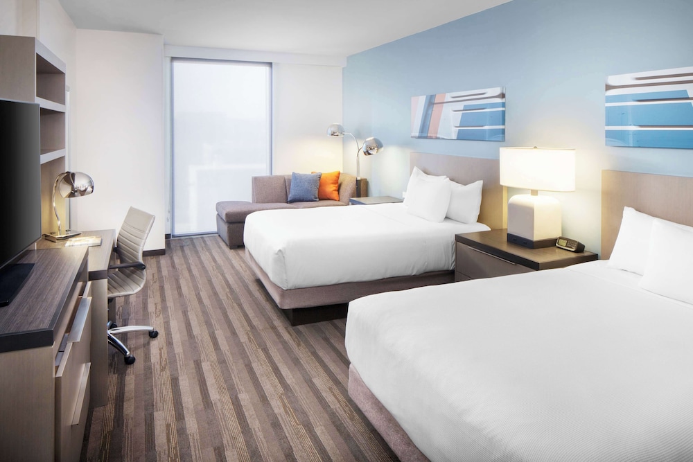 Room, 2 Queen Beds, Den