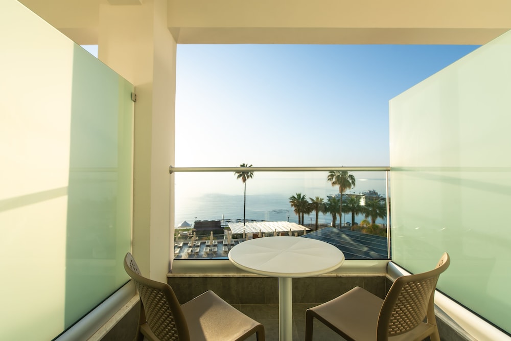 Evalena Beach Hotel 28/28