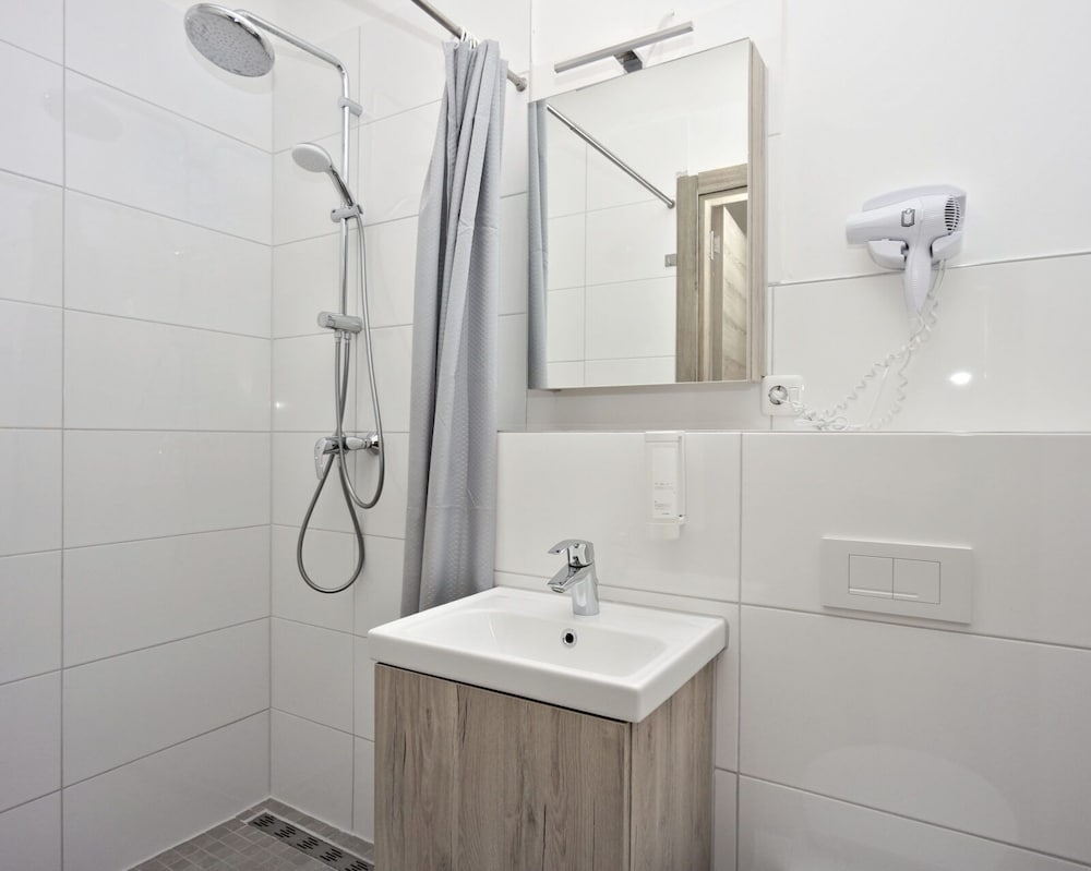 C and N Hotel an der Messe Munchen 44/50