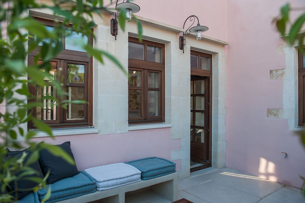 Serenissima Boutique Hotel 3/71