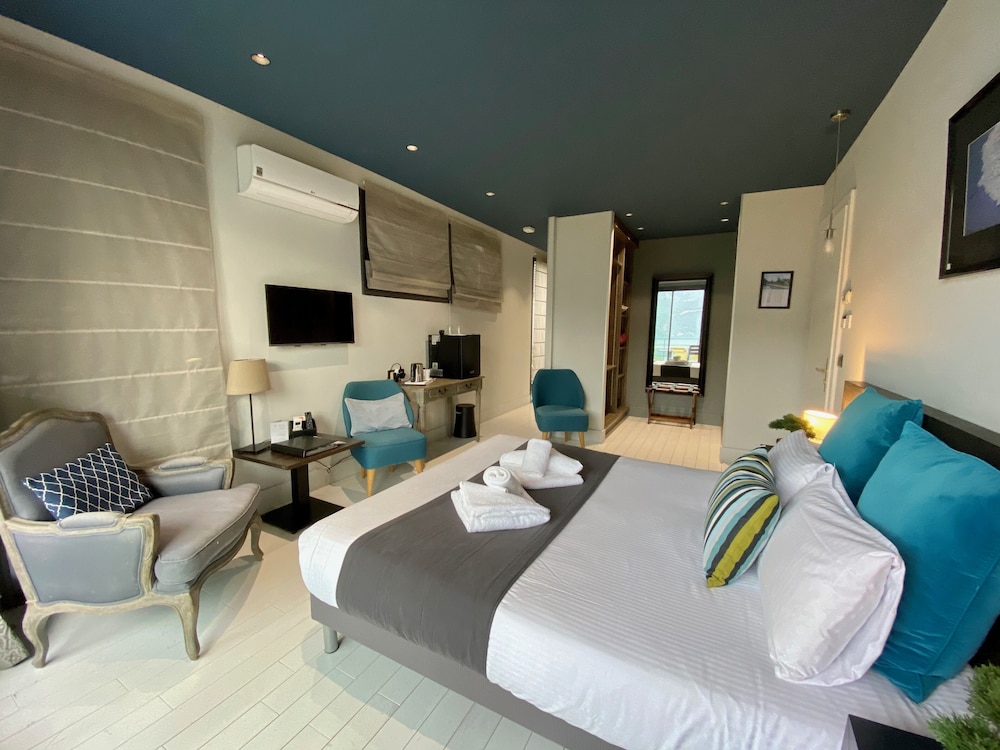 Les Suites Du Lac 12/50