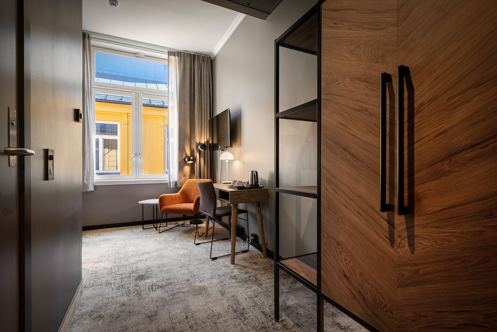 Karl Johan Hotell 24/38