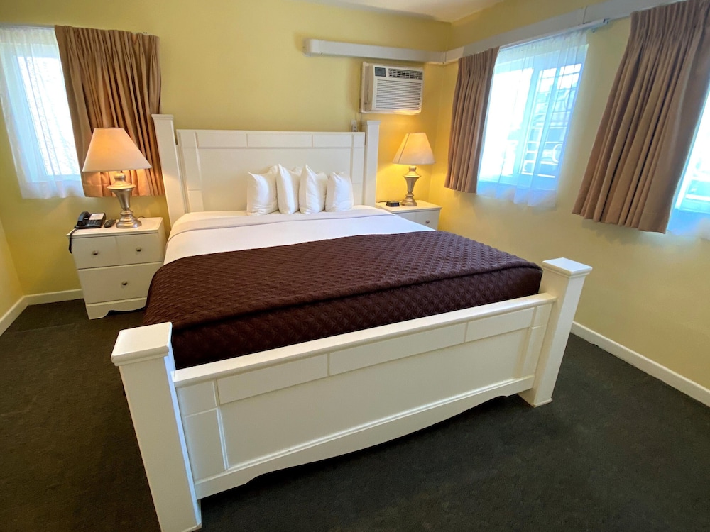 Hollywood Celebrity Hotel 25/47