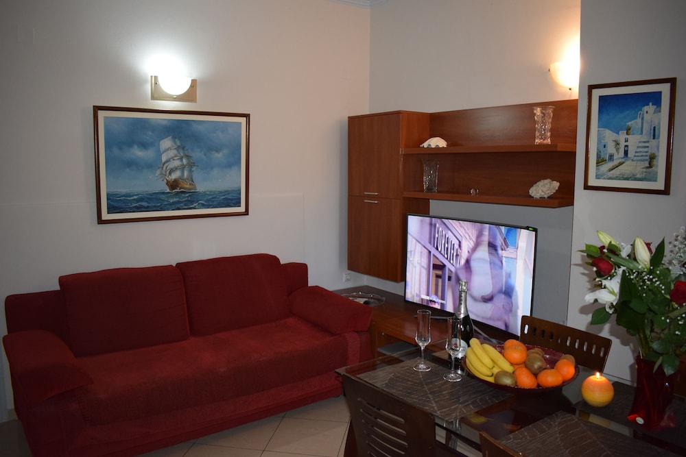 Alena Apartments 20/50