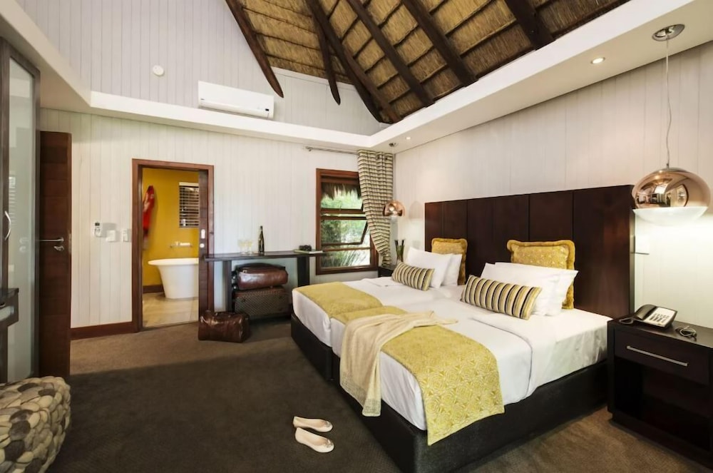 Superior, Lodge, King and Twin Beds